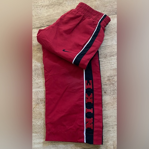 Vintage Nike Boys’ Sz 4 Red/Black Hooded Windbreaker Track Suit - Picture 9 of 17